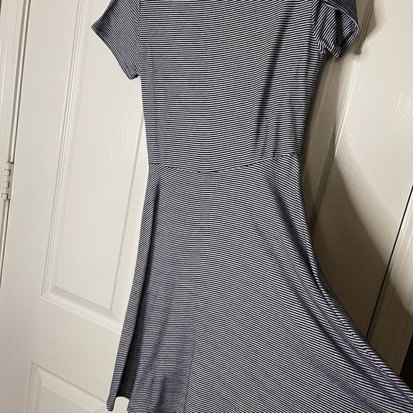 Blue and white striped faux wrap dress size M - Picture 3 of 4